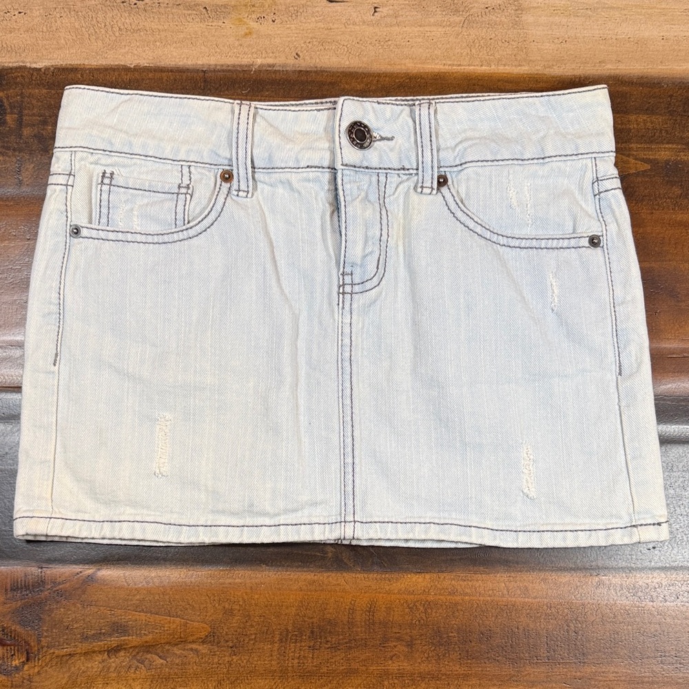 SO size 5 Women's Light Wash Denim Mini Skirt - Casual Summer Style